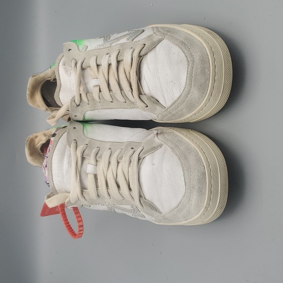 OFF WHITE 2.0 Arrow Sneakers White arrow 2.0 sneakers. Sparkling Size 39 US 8.5 - Picture 2 of 11